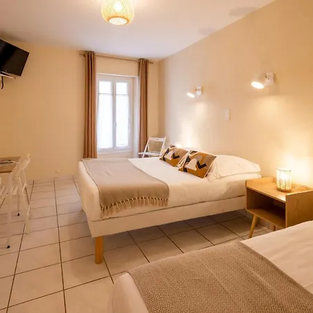 Hotel L'aptois 2*