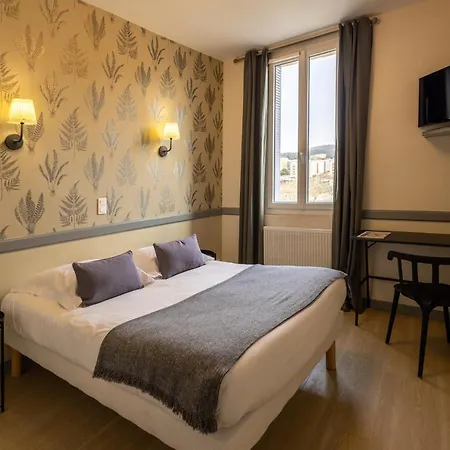Hotel L'aptois 2*